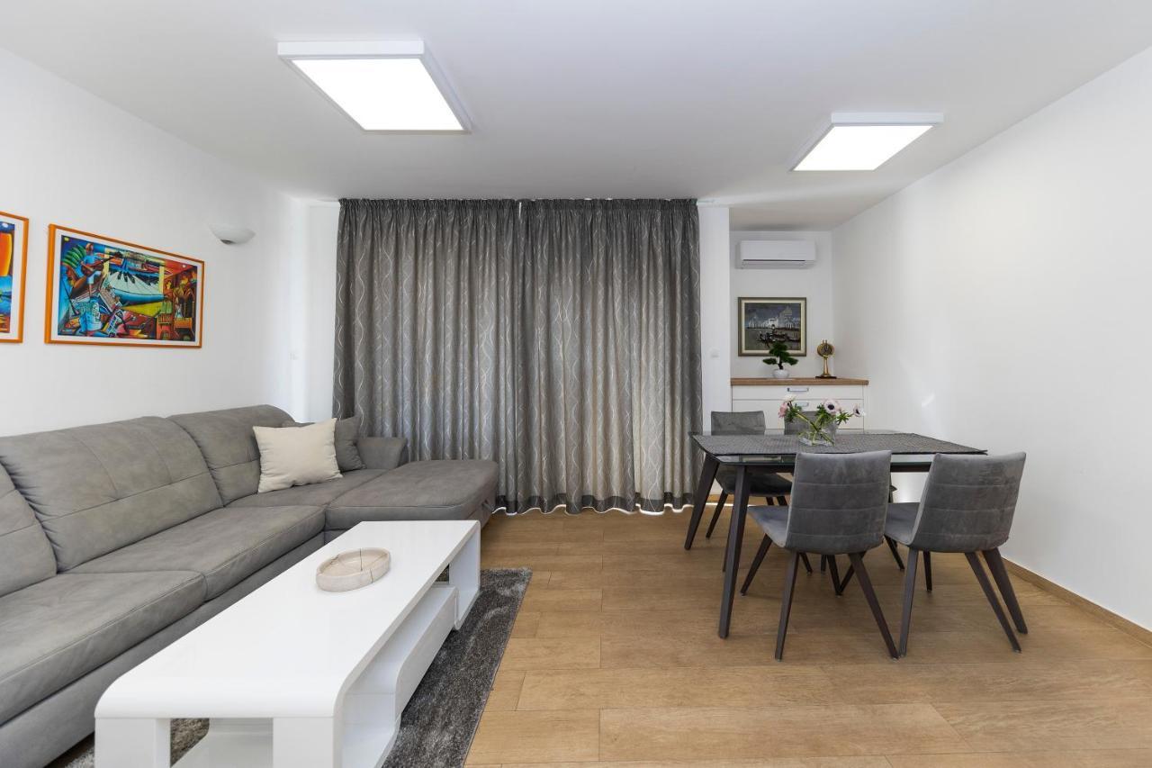 Joy 2 Apartment Novalja Eksteriør bilde